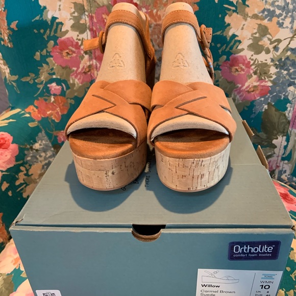 NEW TOMS Carmel Brown Suede Willow Wedges - Picture 12 of 13